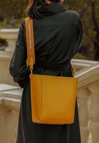 Victoria Hyde ROMAI - Handtas - senf