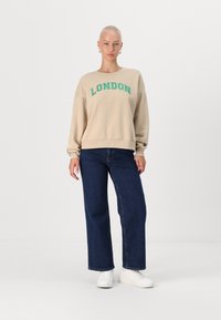 ONLY Petite ONLJOLANA O-NECK  - Sweatshirt - humus