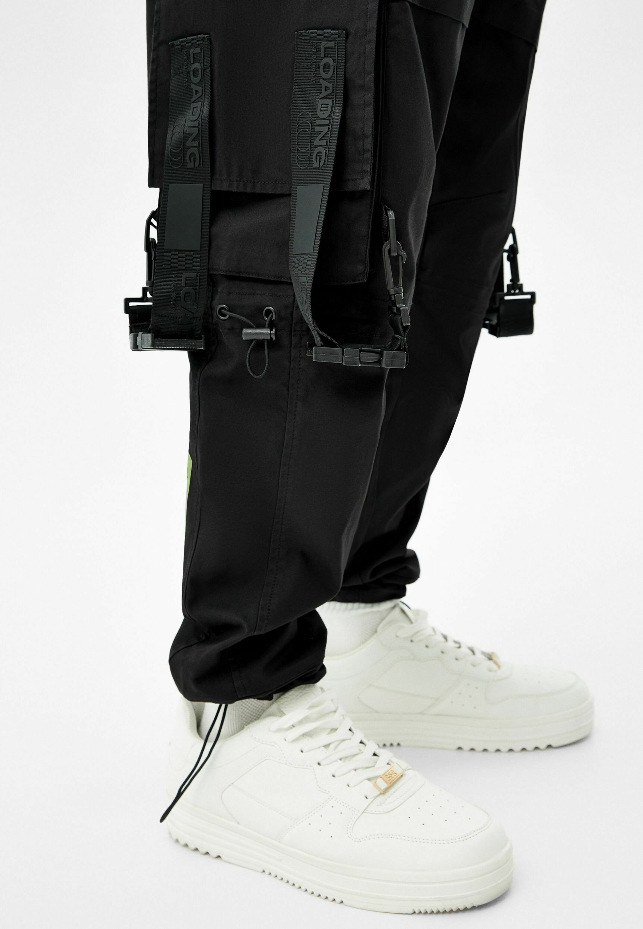 Bershka Pantaloni cargo - black/nero - Zalando.it
