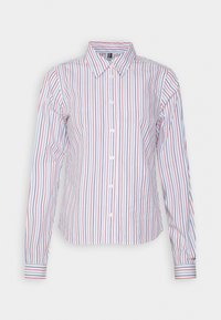 Chemise blanche boutonnée à manches longues avec des rayures verticales rouges, bleues et noires, dotée d'un col pointu et de poignets boutonnés.