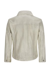 Giacca in pelle beige con colletto strutturato, cuciture visibili e polsini con bottoni. Texture liscia e vestibilità sartoriale sul retro.
