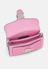 COACH SIGNATURE TABBY SHOULDER BAG 20 - Handbag - vivid pink