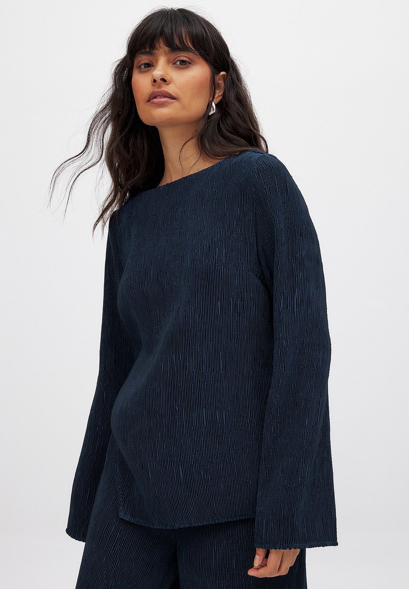 NA-KD SIDE SLIT - Bluse - navy