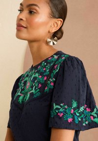 Love & Roses EMBROIDERED YOKE PUFF SLEEVE - REGULAR FIT - Pluus - navy blue