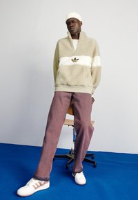 adidas Originals WINTER FLEECE - Fleecegenser - beige