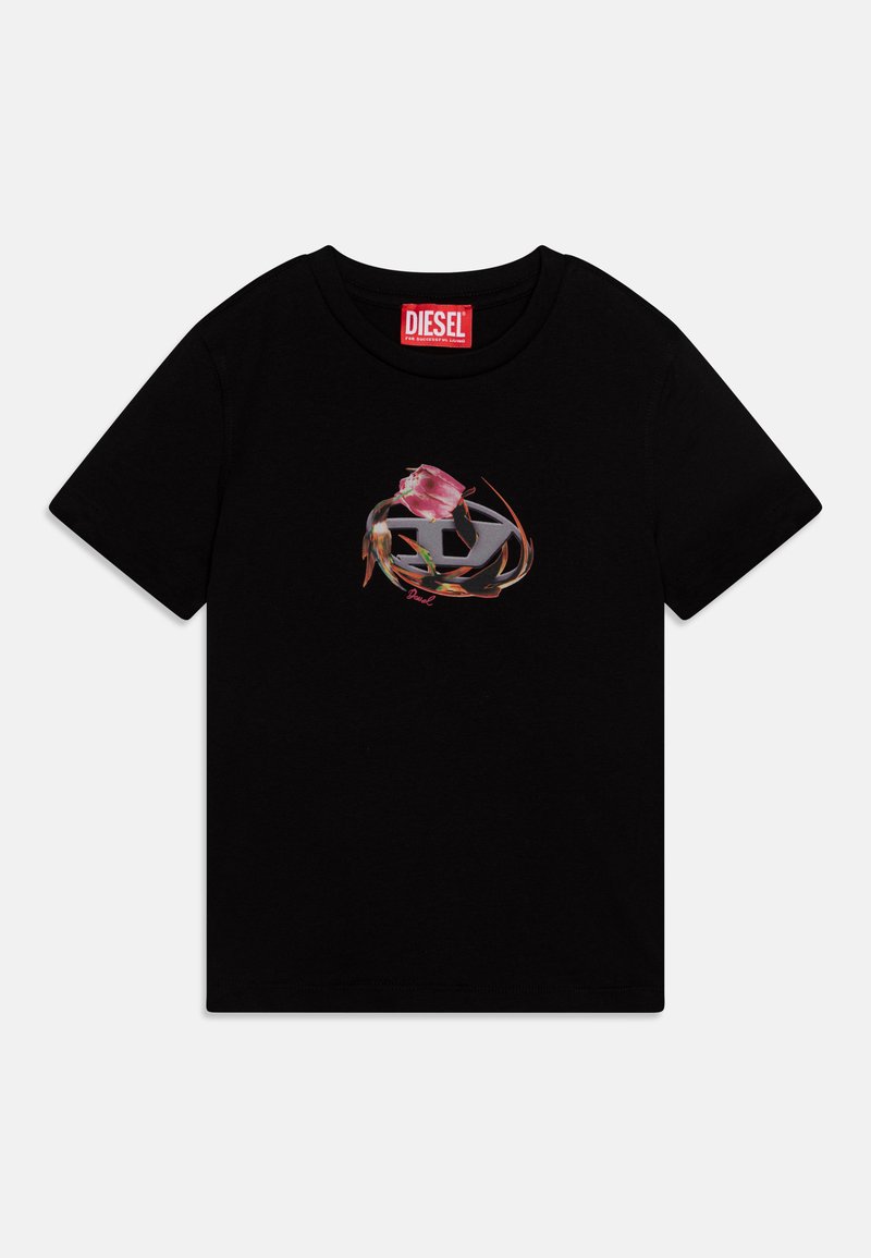 T-shirt in cotone nero con maniche corte e colletto a giro. La parte anteriore presenta un design grafico astratto e colorato. Etichetta rossa del marchio sul collo.