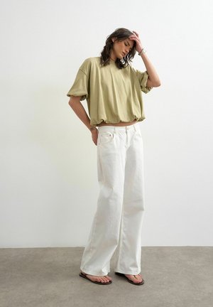 Topshop, TSMANDY BUBBLE HEM TEE JRS - T-shirt basic - desert taupe