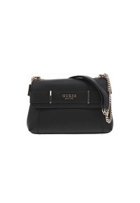 Borsa a tracolla in ecopelle nera con logo dorato, caratterizzata da una tracolla a catena e un design strutturato con base piatta e manico superiore.