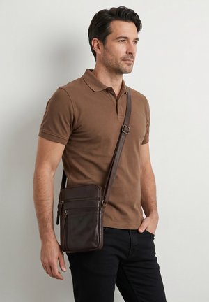 VENEZIA, HANDBAG - Umhängetasche - dark brown