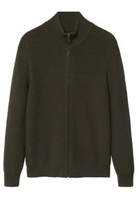 Suéter de punto acanalado de color verde oscuro con cuello alto y cierre de cremallera completo. Mangas largas y un acabado texturizado. Diseño minimalista.