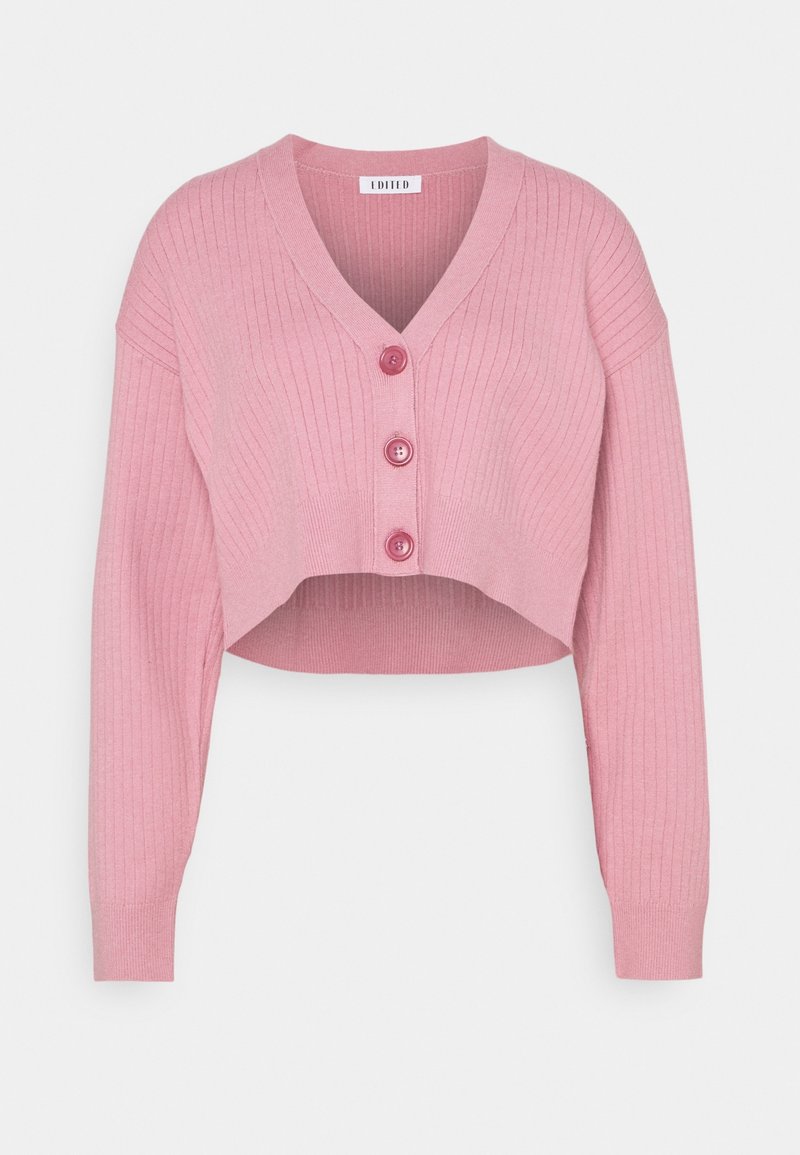 Cárdigan corto rosa con textura de canalé, escote en forma de V y tres botones a juego en el frente. Mangas largas con puños ajustados.