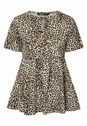 Kortærmet top med leopardmønster, rund halsudskæring, binde detalje foran og en flagrende, samlet nederste kant. Lavet af blødt stof.