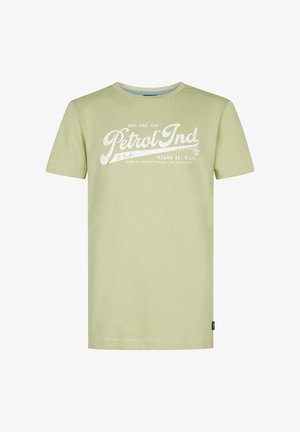 Lichtgroene T-shirt van katoen, met witte grafische tekst "Petrol Ind" en een ronde halslijn met korte mouwen.