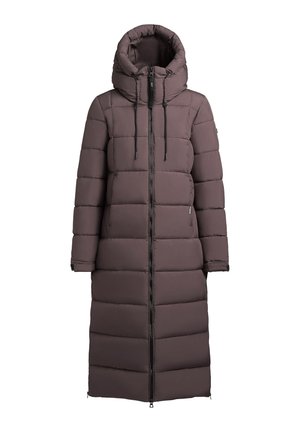 Long manteau rembourré de couleur mauve profond. Dispose d'un col montant, d'une capuche réglable, d'une fermeture zippée intégrale et d'un motif de surpiqûres visible.