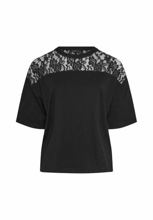 Top negro de manga corta con panel de encaje floral sobre los hombros y el pecho superior, cuello redondo y ajuste holgado.