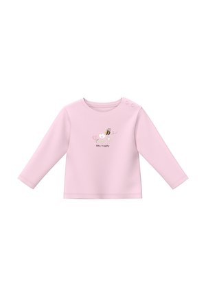 Lichtroze babyshirt met lange mouwen, bloemen- en bijenmotief en tekst "Bee happy", voorzien van drukknoopjes op de schouder.