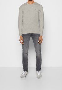 Tommy Hilfiger Pitkähihainen paita - grey