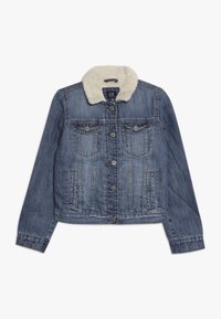 Džínová bunda světle modré barvy s krémovým umělým kožíškem na límci, zapínáním na knoflíky, dvěma náprsními kapsami a bočními kapsami. Klasický střih s efekty opotřebení.