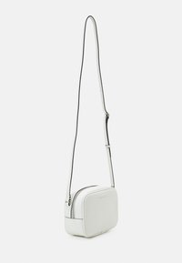 Calvin Klein Jeans SCULPTED CAMERA MONO - Torba preko tijela - bright white