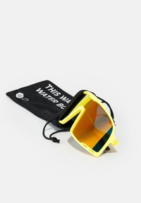 CHPO HENRIK UNISEX - Zonnebril - yellow/fire