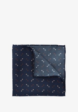 Granatowy szalik z kontrastującym jasnoniebieskim spodem; geometryczne wzory w brązowym, białym i jasnobeżowym kolorze; gładka tekstura.