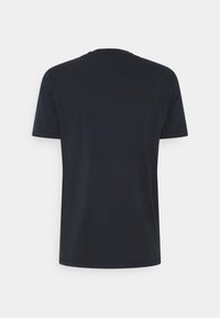 Prosta czarna koszulka z krótkim rękawem pokazana z tyłu na białym tle, z okrągłym dekoltem i standardowym krojem.