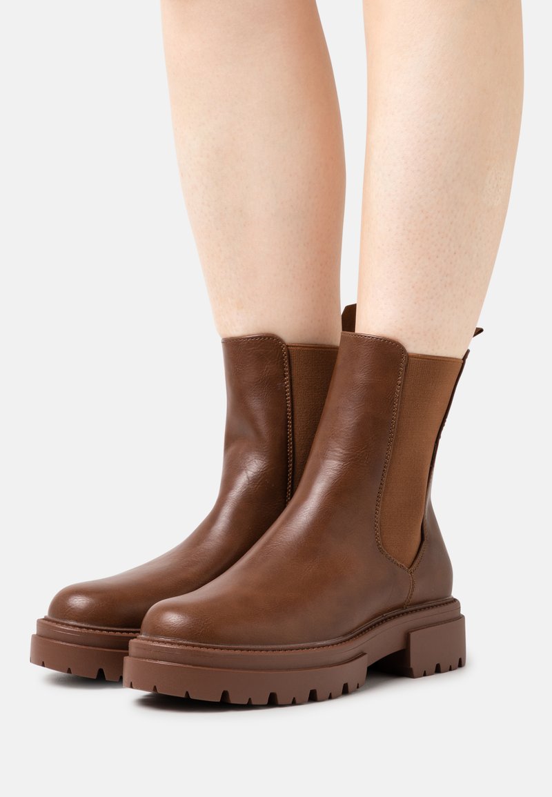 Even&Odd Wide Fit Botas de tornozelo com plataforma - cognac