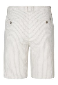 Pantaloni corti bianchi con strisce verticali azzurro chiaro, caratterizzati da una vita, due tasche posteriori con bottoni e una vestibilità rilassata.