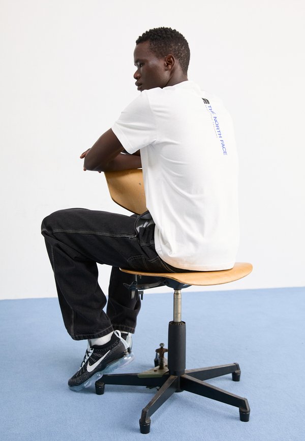 VERTICAL TEE - Print T-shirt4