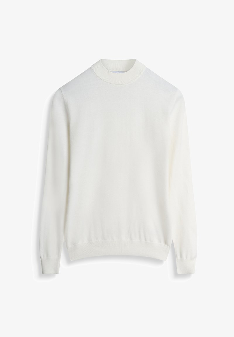 Maglione bianco leggero con collo alto, maniche lunghe e polsini e orlo a costine. Tessuto morbido, design semplice senza fantasi o accenti.