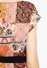 Anna Field Vapaa-ajan mekko - cognac