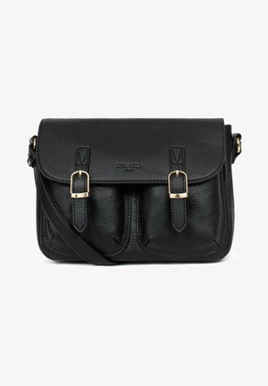 Borsa a tracolla nera in pelle con chiusura a pattina, due tasche frontali, hardware dorato e superficie testurizzata. Cinghia regolabile inclusa.