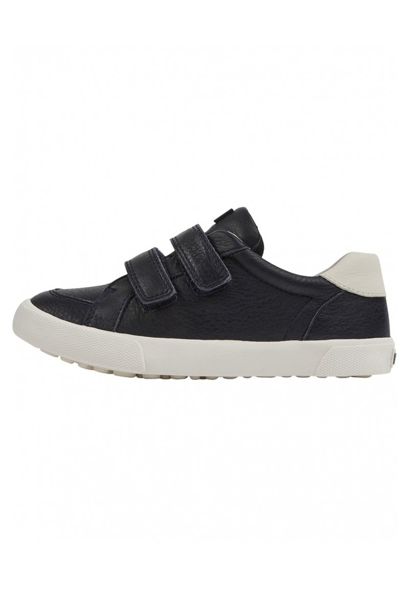 camper pursuit sneaker