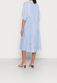 mbyM Vapaa-ajan mekko - blue