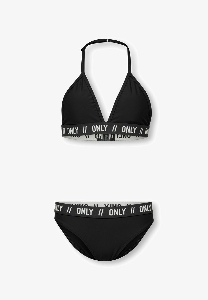 Bikini noir deux pièces avec haut licou et culotte, doté de bandes élastiques imprimées avec le mot « ONLY » en lettres majuscules blanches.