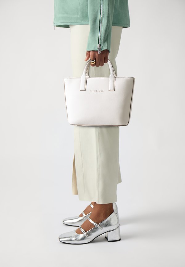 LOGOTAPE MINI TOTE - Handbag - ivory petal