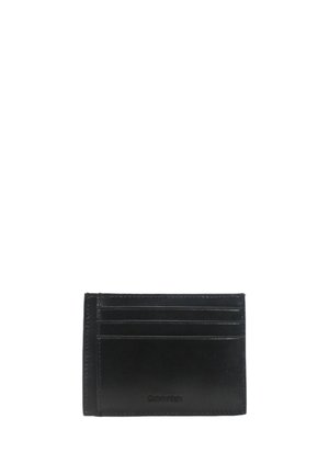 Portafoglio in pelle nera con più slot per carte, texture liscia e un leggero logo impresso sul fronte. Forma rettangolare compatta.
