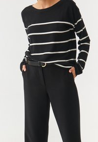 TATUUM Sweter