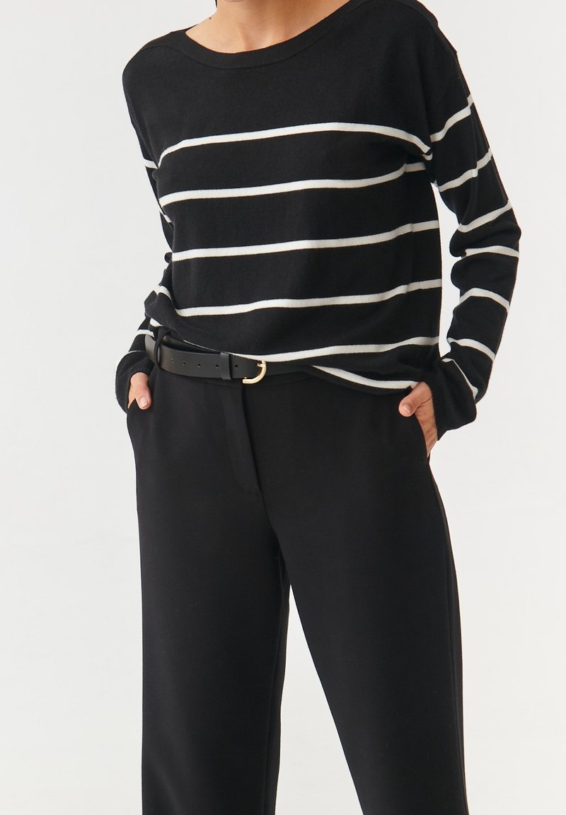 TATUUM Sweter