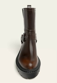 Stradivarius Botines camperos - brown