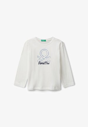 Biała longsleeve z okrągłym dekoltem, z jasnoniebieskim i czarnym logo United Colors of Benetton umieszczonym na środku przodu.