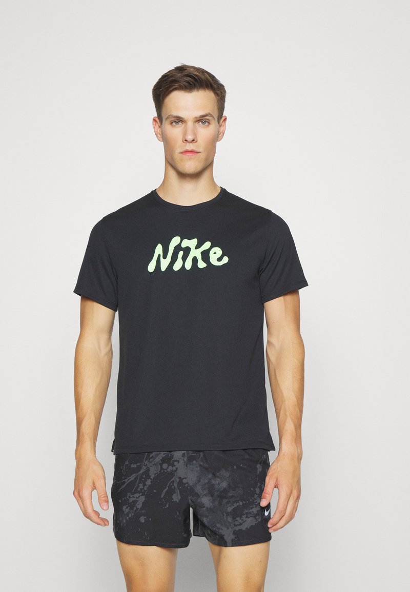 Nike Performance MILER Tshirt de sport black/lime/noir ZALANDO.FR