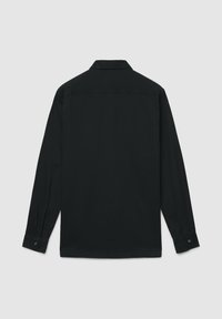 Schwarzes Langarmhemd mit klassischem Kragen, ausgestattet mit geknöpften Manschetten und einem glatten, strukturierten Stoff. Schlichte Rückseite ohne Muster oder Akzente.