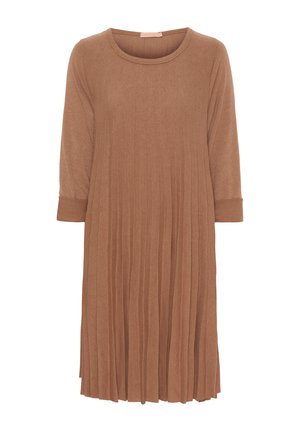 PLISSE - Strikkjoler - dark camel