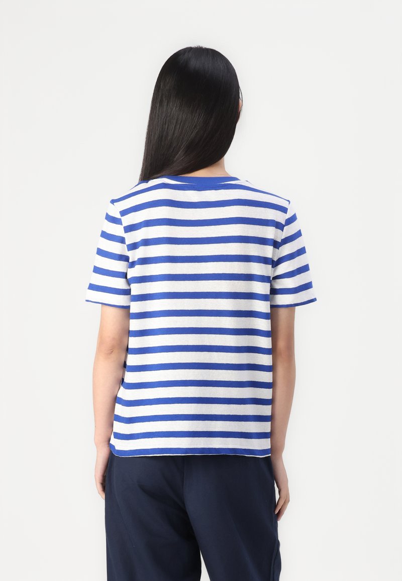 Gestreiftes T-Shirt in Hellgrau und Blau, mit kurzen Ärmeln, rundem Ausschnitt, aus weichem Stoff, mit horizontalen Streifen. Details: gerader Schnitt, keine sichtbaren Logos.