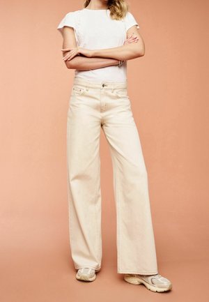 Next, Jean flare - white