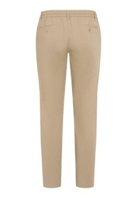 Beige, aansluitende broek met een elastische tailleband, twee achterzakken en een gladde textuur, ontworpen voor comfort en comfort in het dragen.