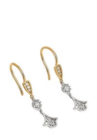 Pendientes de gancho de oro con pequeños diamantes, que presentan colgantes intrincados en forma de flores de plata con un detallado trabajo en metal y acentos de diamantes.