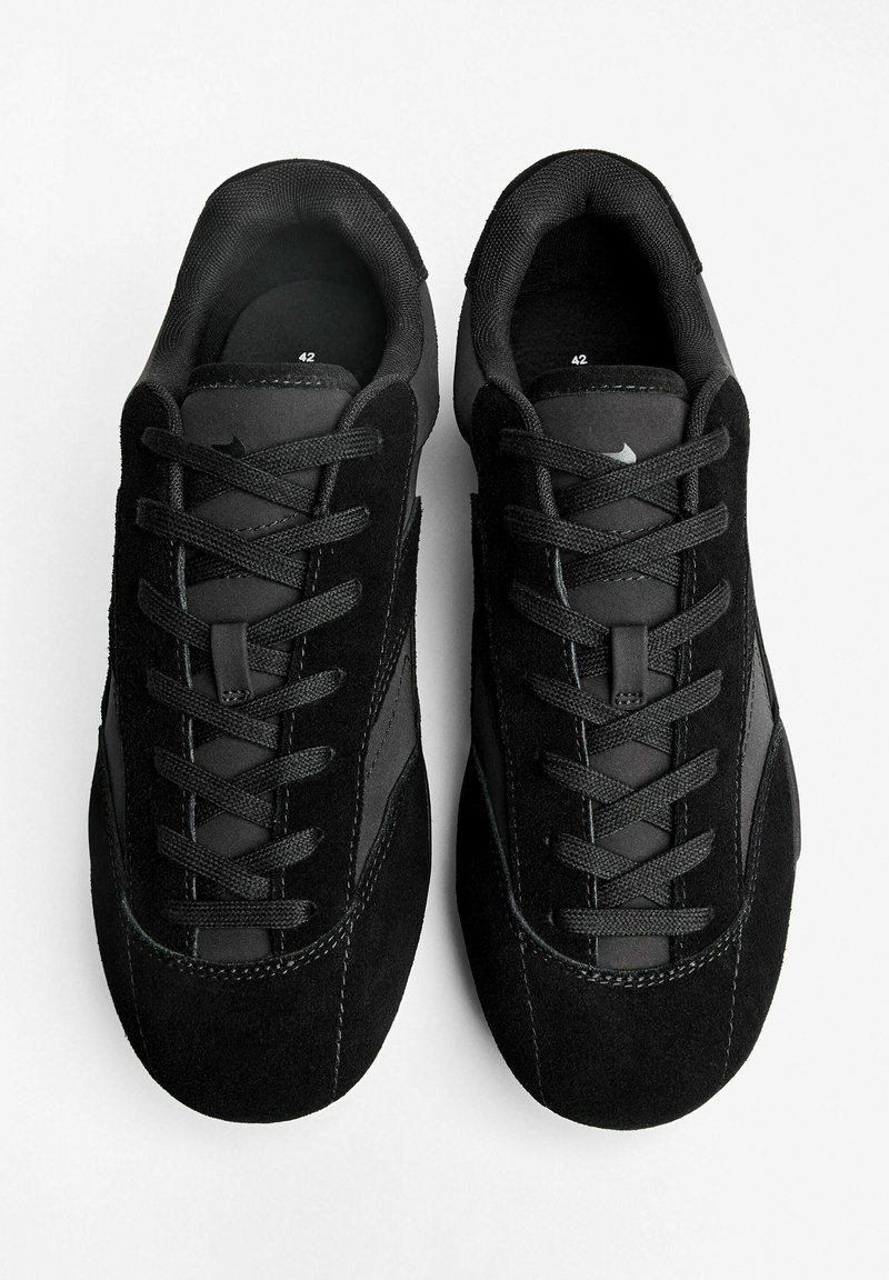 Bershka THIN PROFILE Trainers black - Main Image