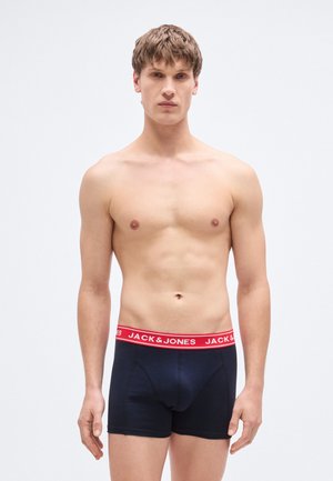 Námořnicky modré bavlněné boxerské slipy s červeným elastickým pasem s logem „JACK & JONES“, přiléhavého střihu a s nohavicemi střední délky.